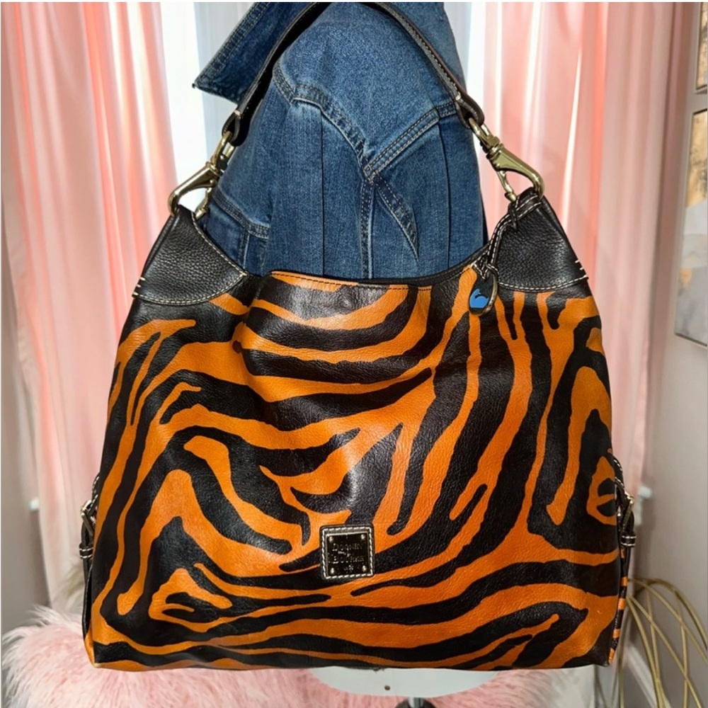 Vintage Dooney & Bourke Leather Tiger
Print Large Shoulder Bag